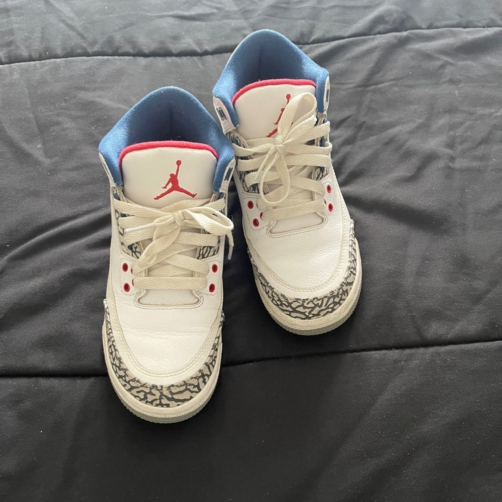 Hardly wear them just taking up space in my closet . price is negotiable